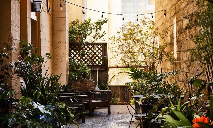 Lower Nob Hill Hotel | Petite Auberge