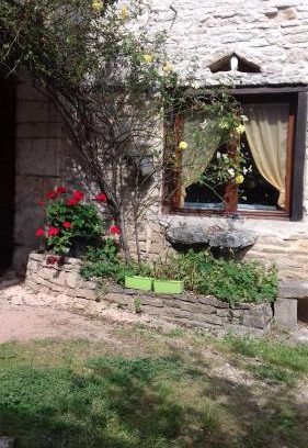 La Neuvelle-les-Scey House | petite maison au paradis