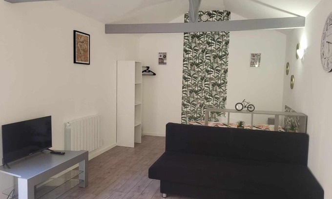 Juvisy-sur-Orge Apartment | Petite maison Juvisy, Orly 7 min, Paris 15min