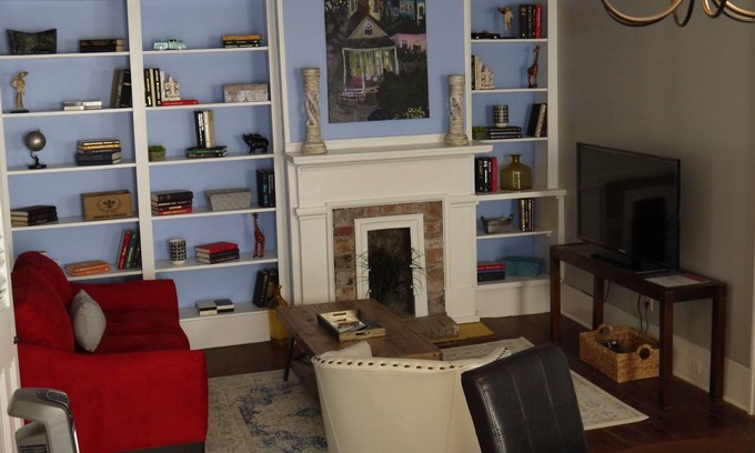 Faubourg Marigny Apartment | Petite Sweet Spot 1BLK TO FQ 1.5 BLKS TO FRENCHMEN BETWEEN BOURBON AND ROYAL