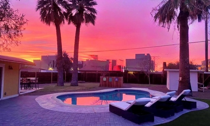North Mountain House | Pets Allowed+Oasis Home w/2BR & 4BDs w/Pool & BBQ & Events allowed