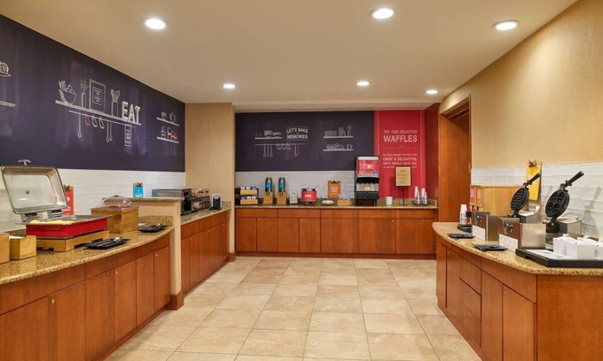 Smithfield Hotel | Pets Are Welcome! 3 Units in Smithfield with Complimentary Parking & Breakfast