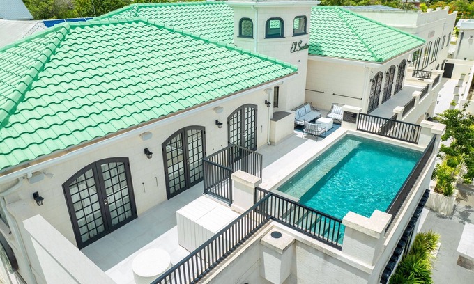 Worthing Apartment | PH2 - Luxury Oceanview 2BR Penthouse w/Rooftop Pool directly opp. Worthing Beach