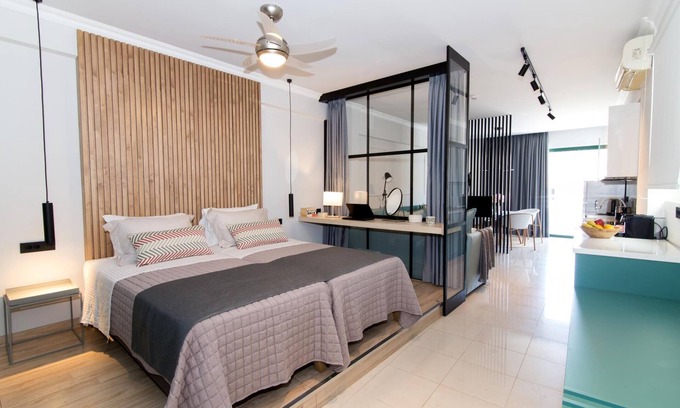 Kolymbari House | Phaedra's Studio Mountain View