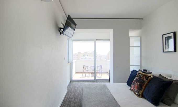 Acropolis Apartment | Phaedrus Living: Luxury Suite Nicosia 509
