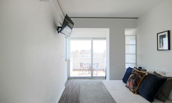 Acropolis Apartment | Phaedrus Living: Luxury Suite Nicosia 509