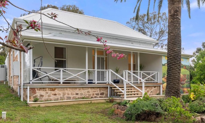 Gillentown House | Piambong House