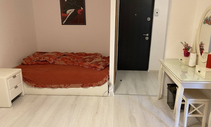 Sector 4 Condo | Piata Sudului Host