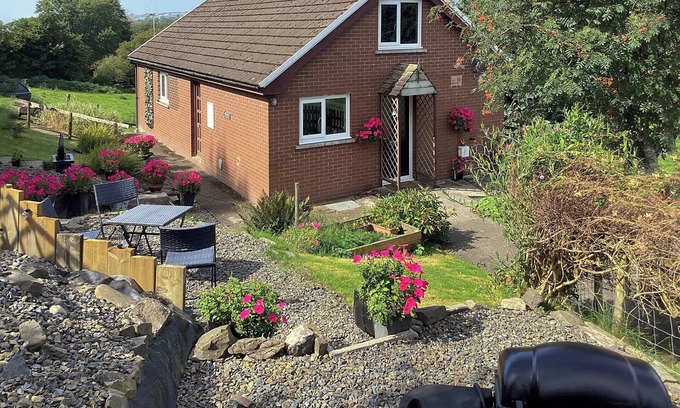 Llanybydder Cottage | Picked for its central location enabling guest to explore the three counties.