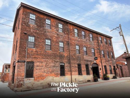 Covington Apartment | Pickle Factory Eight Unforgettable Rooms Sleeps 16