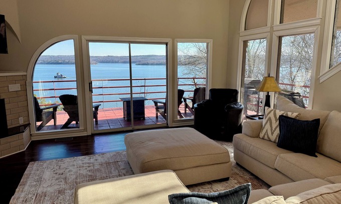 Counce Villa | Pickwick Lake Front Estate w/Spectacular Views, Boat Slip & Swimming Pool