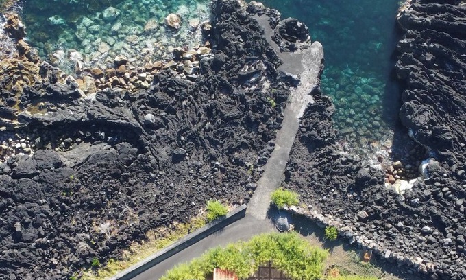 Sao Roque do Pico House | Pico Blue Ocean – Elegant Oceanfront Escape on Avenida do Mar