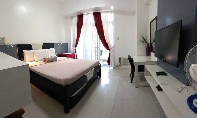 Nasugbu Apartment | Pico de Loro Cove at Hamilo Coast, Beach & Country Club, beachfront condo/g
