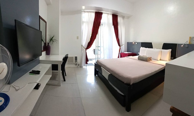 Nasugbu Apartment | Pico de Loro Cove at Hamilo Coast, Beach & Country Club, beachfront condo - B