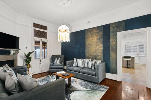 Inglewood House | Picture Perfect Create timeless treasures