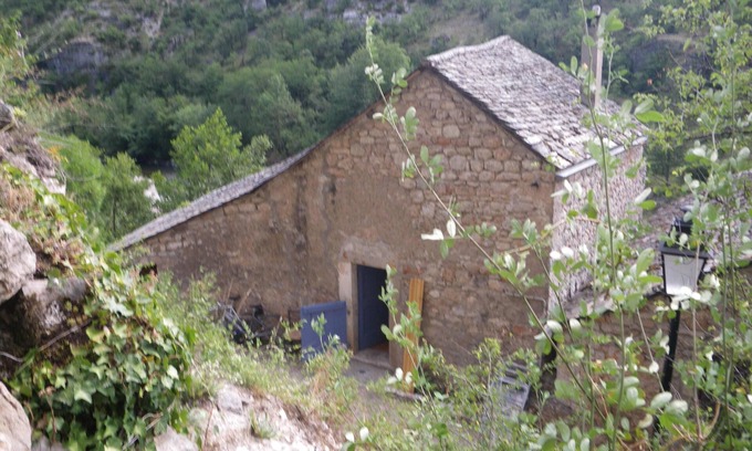 Gorges du Tarn Causses House | Picturesque house situated on the river 'Tarn'.