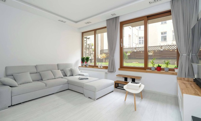 Jezyce Apartment | Piekny Apartament z Ogrodkiem i Tarasem & Parking by Noclegi Renters