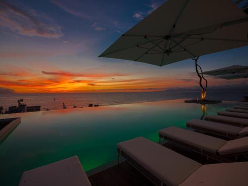 Romantic Zone House | PIER 57 - 709 Stunning View 2 BR Romantic Zone
