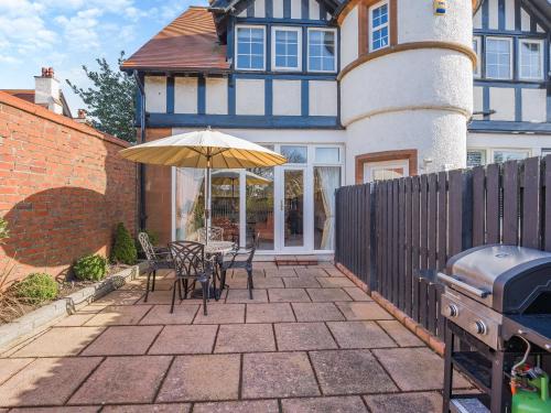 Troon House | Piersland Mews