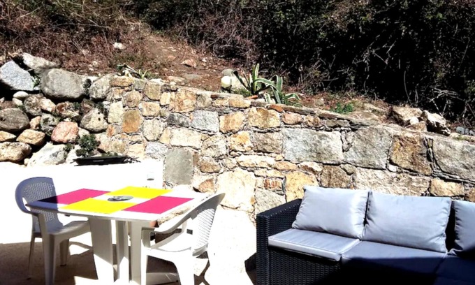 Isolaccio-di-Fiumorbo Apartment | Pietrapola. Garden level 3 * RIVER BORDER, SEA 15 mn