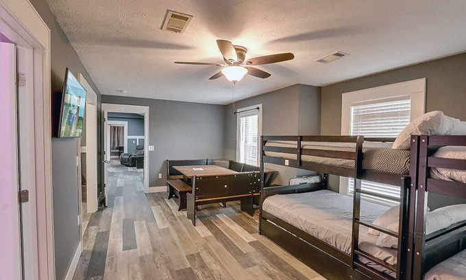 Kodak Cabin | Pigeon Forge - Hatters Hide A Way - 3 Bedroom - Sleeps 12