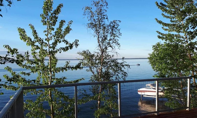 Westerose Cottage | Pigeon Lake Alberta Lakefront cabin