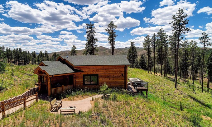 Woodland Park Cabin | Pikes Peak Ranch - Bear Den Cabin