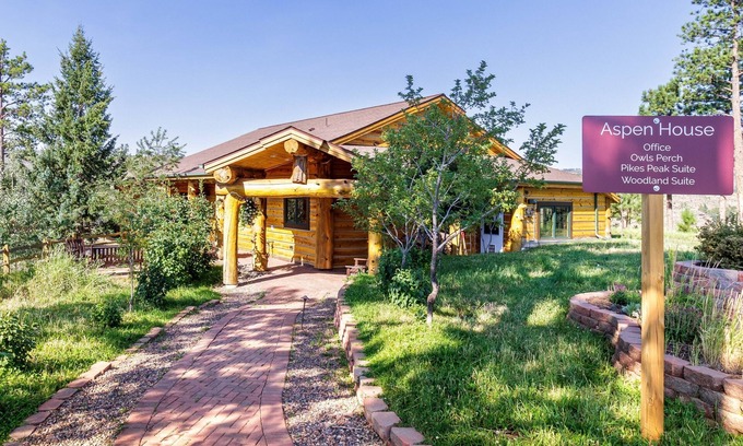 Woodland Park Apartment | Pikes Peak Ranch - Owl's Perch Cabin