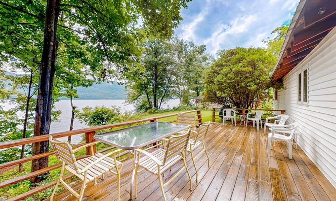 Silver Bay Cottage | Pine Knoll on Lake George | Cottage with direct lake & private dock access