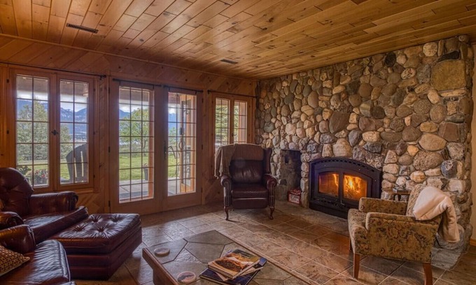 East Kootenay Condo | Pine Ridge | Log Home w/Lake View & Backyard