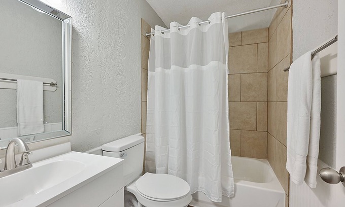 College Station Apartment | Pine Ridge sQuad - C - 2Br/1Ba, Pet Friendly & minutes from A&M!