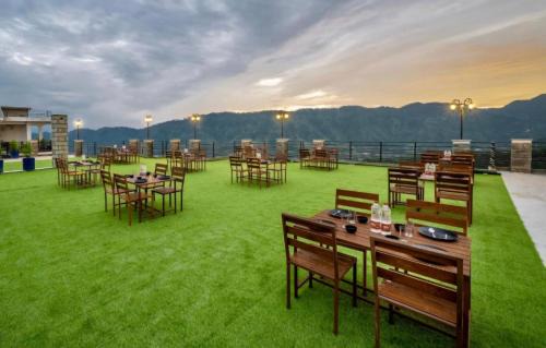 Kumarhatti Apartment | Pine View Hill Crest Kasauli hills