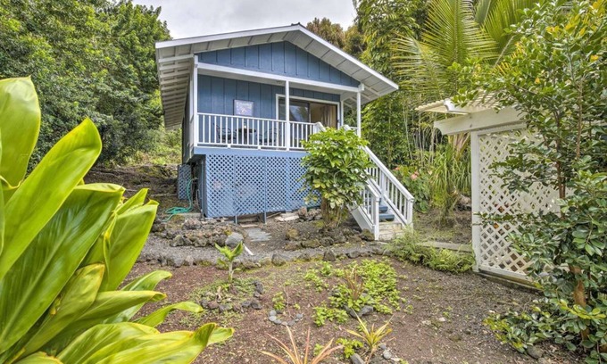 Honalo House | Pineapple Cottage surrounded by coffee plantations