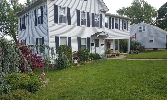 Vernon Apartment | Pineapple Place: Lovely 900sq. ft., 1Bd/1Ba apartment