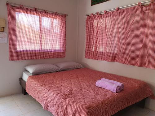 Sam Roi Yot Hotel | pineapple resort