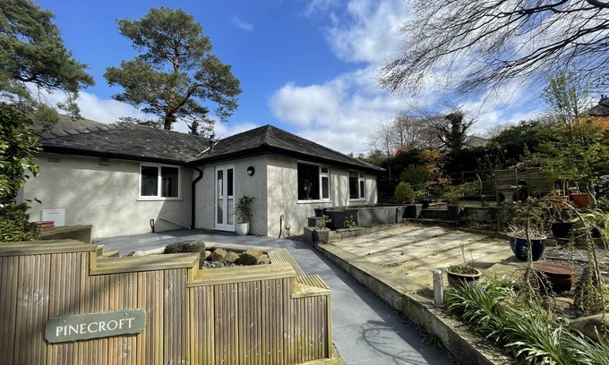 Keswick Cottage | Pinecroft - sleeps 5 guests in 3 bedrooms