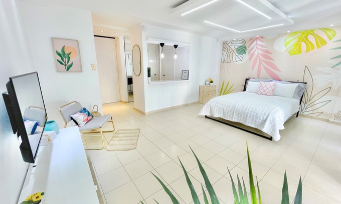 Carolina Apartment | Pink Bliss Studio at Isla Verde w/pool and parking