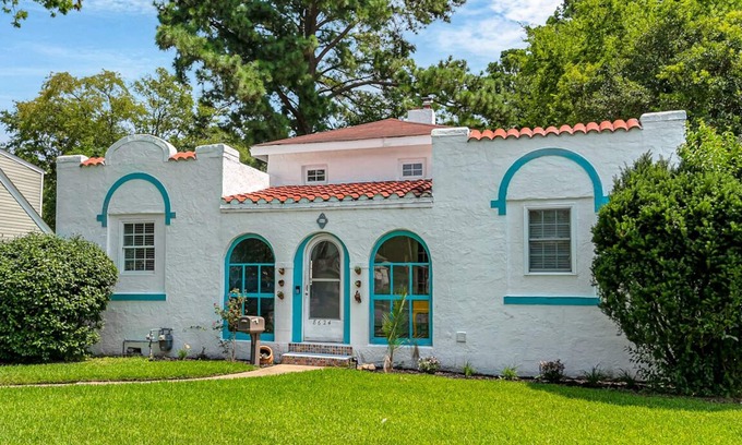Norfolk House | Pinterest-Worthy Spanish Style Casita! Dogs Welcome!