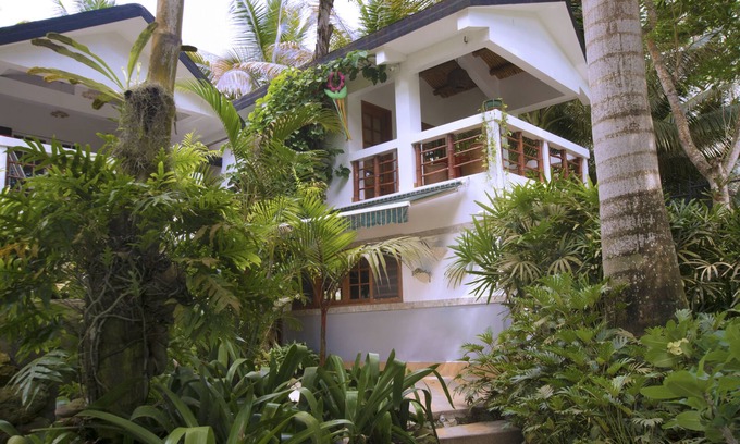 Comuna San Jose House | Pio Pio - House of La Gallera