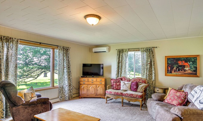 Sanborn House | Pioneer-Era Retreat in Sanborn w/Museum Access