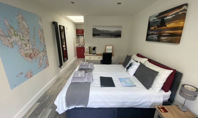 Achachork Apartment | Piper's Hut - Central apartment