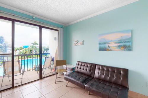 Fort Walton Beach Hotel | Pirates Bay A210