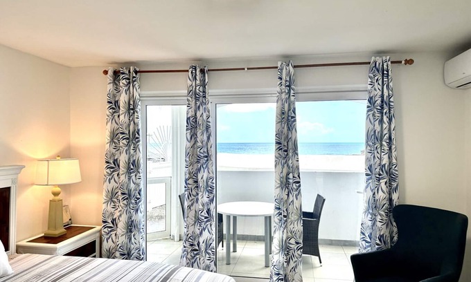 Maho Condo | Pirates Booty - Beach Bar Studio next to The Morgan Resort