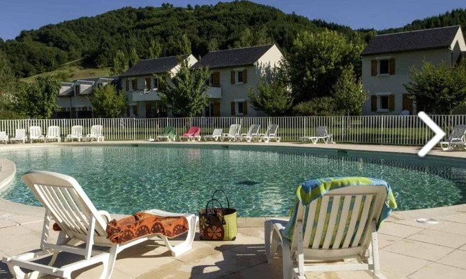 Saint-Geniez-d'Olt Apartment | Piscine, vacances et nature - Séjour classé