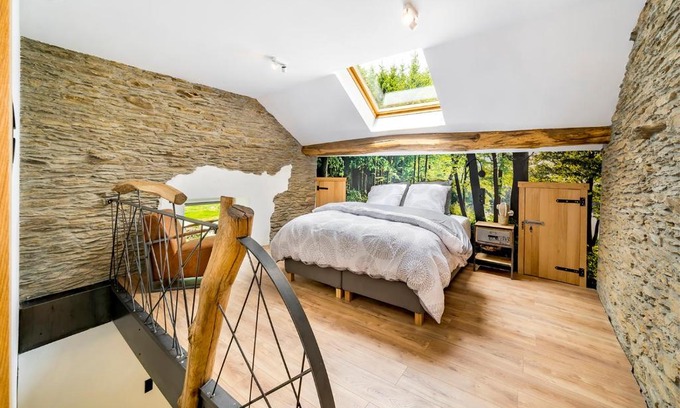 Nadrin Apartment | Pitch 15