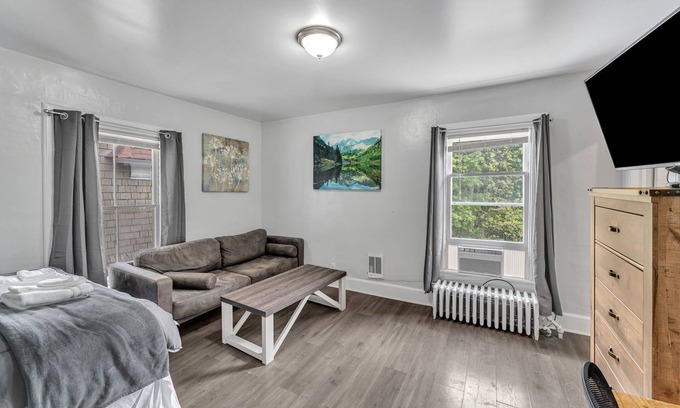 Oneonta Apartment | Pitcher's Paradise Apt 2 All Star Baseball Rentals