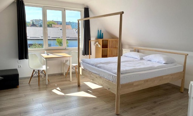 Targu Secuiesc House | Pixel Guesthouse