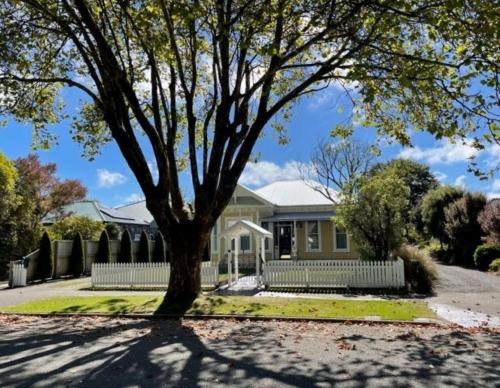 Sydenham Bed & Breakfast | Plane Tree Villa