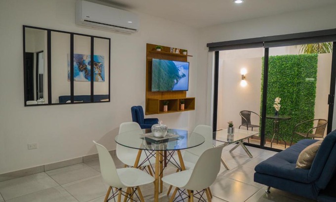 Mazatlan Apartment | Planta Baja, a 10 minutos de la playa, Gran alberca y Mini Golf!