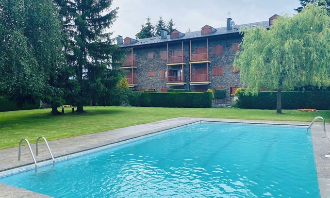 Age Apartment | Planta Baja con jardin y piscina en la Cerdanya